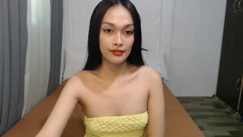 Snapshot of divina_graciaxx chatting on October 2025 02:21:02 AM DIVINA online show from October 2025 02:21:02 AM