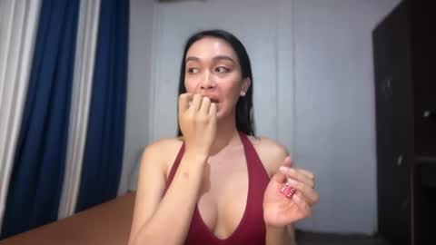 Snapshot of divina_graciaxx chatting on June 2026 10:52:02 AM DIVINA online show from June 2026 10:52:02 AM