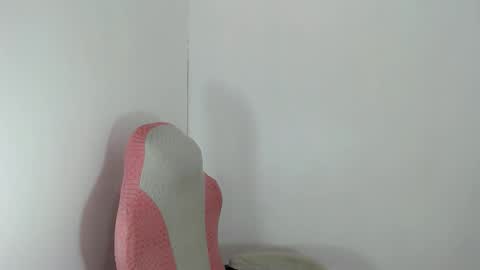 Snapshot of divinegoddness chatting on May 2026 01:39:01 PM Crystal mae online show from May 2026 01:39:01 PM