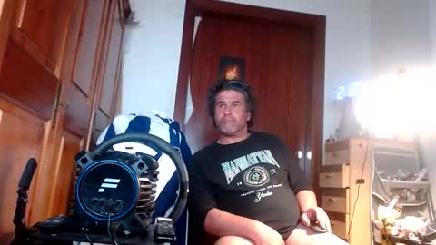 Snapshot of divitimido chatting on April 2026 06:52:01 AM divitimido online show from April 2026 06:52:01 AM