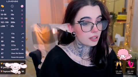 dixipixi_ online show from January 2025 11:54:01 AM