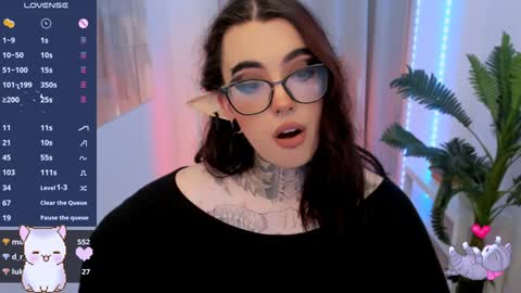 dixipixi_ online show from January 2025 08:39:02 AM