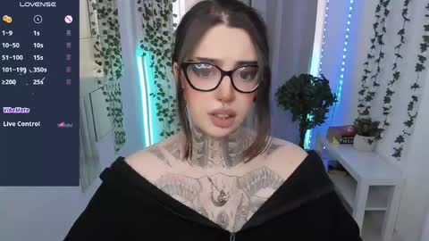 Snapshot of dixipixi_ chatting on April 2026 06:27:02 AM dixipixi_ online show from April 2026 06:27:02 AM