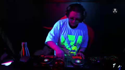 Snapshot of dj_capitain_claw chatting on March 2025 01:04:01 AM Adrian Arturo online show from March 2025 01:04:01 AM