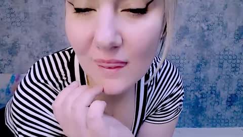 djullia online show from February 2025 12:27:02 PM