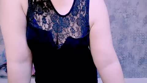 djullia online show from February 2025 01:07:01 PM