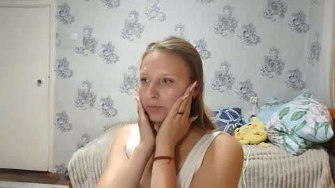 Annie PVT IS OPEN online show from October 2025 10:46:02 AM