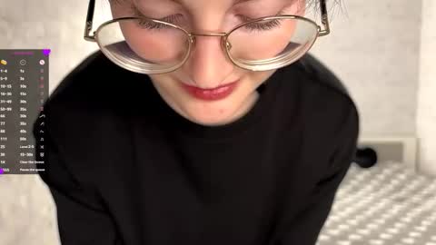 Annie PVT IS OPEN online show from October 2025 09:06:01 PM