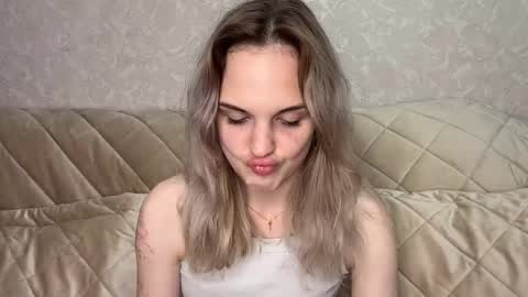 Snapshot of dodierespass chatting on May 2026 12:25:02 PM Anna online show from May 2026 12:25:02 PM