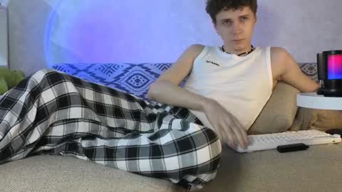 Snapshot of doedeeer chatting on December 2024 03:37:02 PM Alex online show from December 2024 03:37:02 PM