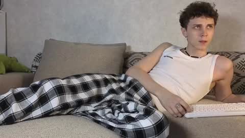 Snapshot of doedeeer chatting on December 2024 07:22:02 PM Alex online show from December 2024 07:22:02 PM