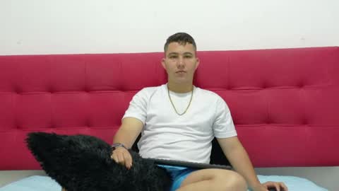 Snapshot of dogerman_01 chatting on May 2026 11:27:02 AM 01 online show from May 2026 11:27:02 AM