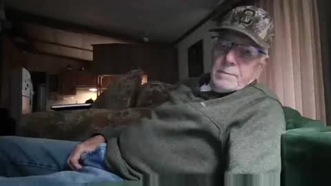 Snapshot of doingmyself69 chatting on May 2026 02:14:02 PM doingmyself69 online show from May 2026 02:14:02 PM