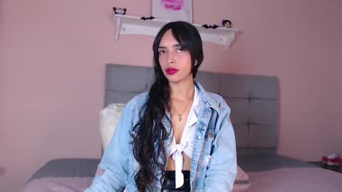 Snapshot of dolce_horny chatting on October 2025 01:46:02 PM Dolce online show from October 2025 01:46:02 PM