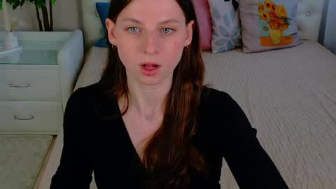 Snapshot of dolce_moments chatting on June 2026 05:31:02 AM Doly online show from June 2026 05:31:02 AM