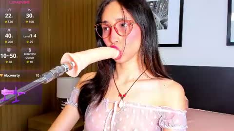 Snapshot of doll_bella_ chatting on June 2026 07:57:02 PM Bella online show from June 2026 07:57:02 PM