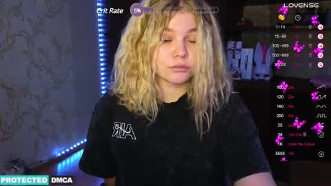 Snapshot of doll_chloe_ chatting on December 2024 07:04:01 AM Chloe online show from December 2024 07:04:01 AM