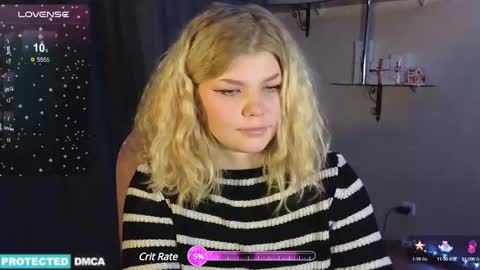 Snapshot of doll_chloe_ chatting on December 2024 05:08:01 PM Chloe online show from December 2024 05:08:01 PM