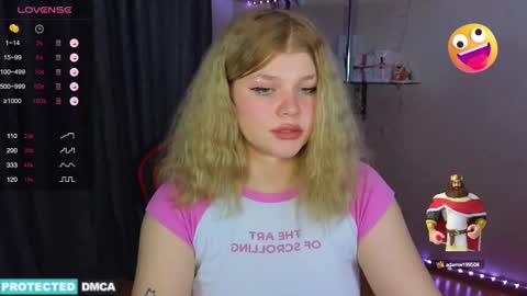 Snapshot of doll_chloe_ chatting on December 2024 03:25:02 AM Chloe online show from December 2024 03:25:02 AM