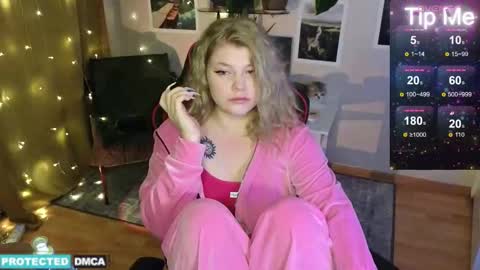 Snapshot of doll_chloe_ chatting on January 2025 03:56:02 AM Chloe online show from January 2025 03:56:02 AM