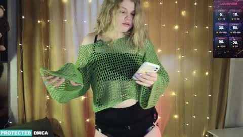 Snapshot of doll_chloe_ chatting on January 2025 07:28:01 AM Chloe online show from January 2025 07:28:01 AM