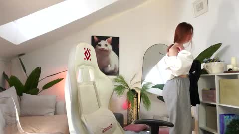 Your doll Lesli online show from March 2026 10:21:02 AM