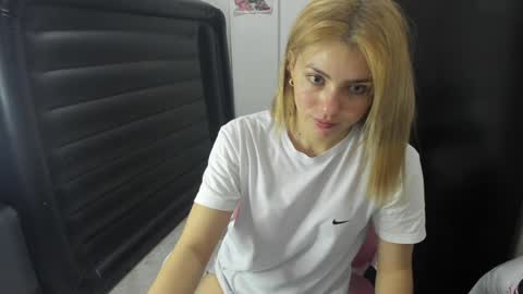 doll_oriana online show from December 2024 04:58:01 PM