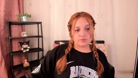 Roxana  independent model can you help me reach 100 hands up uwu online show from February 2025 01:02:02 AM