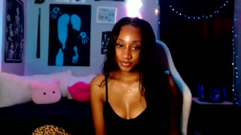 Snapshot of dollfacebeauty_x chatting on September 2025 02:33:01 AM Princess DollfaceBeauty online show from September 2025 02:33:01 AM
