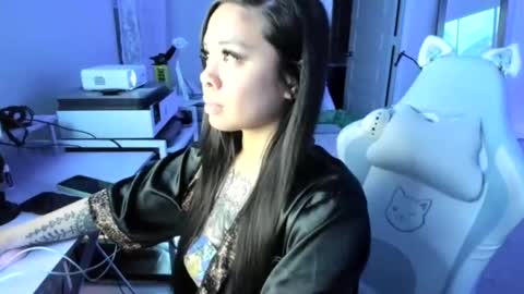 DOLLLFACE online show from April 2026 04:43:01 AM