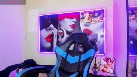 Snapshot of dolly_boob chatting on January 2026 04:48:01 AM dolly_boob online show from January 2026 04:48:01 AM