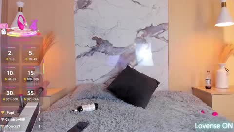 dolly_brownc online show from September 2025 10:26:01 AM