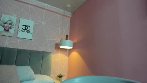 Call me Zoe  online show from November 2025 10:43:02 PM