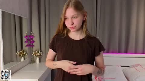 Emilia online show from October 2025 06:39:01 PM