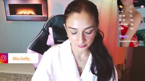 dollykelly_ online show from April 2026 09:56:02 PM