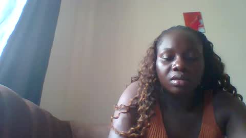 Snapshot of dollyvee chatting on May 2026 12:02:01 PM dollyvee online show from May 2026 12:02:01 PM