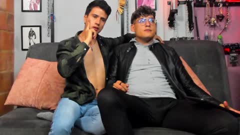 Snapshot of dom2travelers_sm chatting on February 2025 01:54:02 PM Diego Castell online show from February 2025 01:54:02 PM