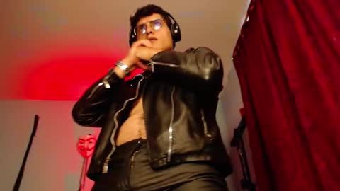 Snapshot of dom2travelers_sm chatting on September 2025 04:40:01 PM Diego Castell online show from September 2025 04:40:01 PM