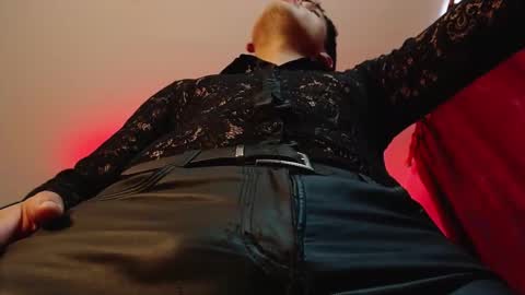 Snapshot of dom2travelers_sm chatting on September 2025 04:07:01 PM Diego Castell online show from September 2025 04:07:01 PM