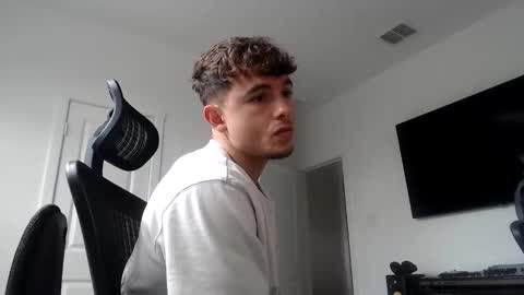 Dom online show from October 2025 06:01:01 PM