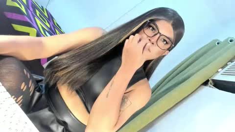 ANGELA online show from October 2025 03:19:01 PM