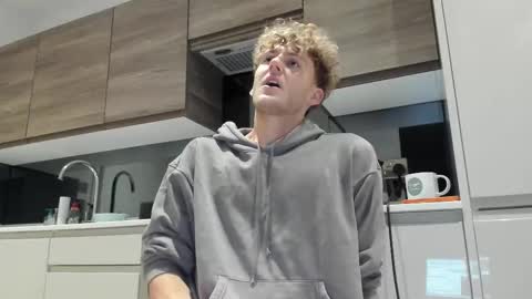 Alex...  online show from November 2025 06:08:01 AM