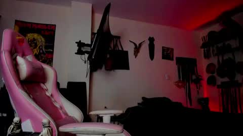 Snapshot of dominatrixblue chatting on May 2026 06:16:02 PM Dom Blue online show from May 2026 06:16:02 PM