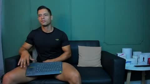 Dominc berry online show from June 2026 12:11:01 PM