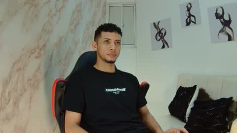 Snapshot of dominic__brown chatting on March 2026 03:45:01 AM Dominic online show from March 2026 03:45:01 AM