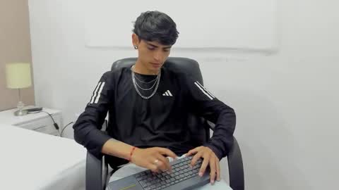 Dominic foox online show from February 2026 01:05:02 PM