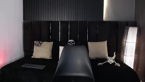 Dominic online show from October 2025 01:04:02 AM