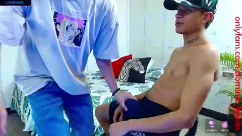 Snapshot of dominic_hanks chatting on February 2025 05:49:02 AM DOMINIC AND ANDREW online show from February 2025 05:49:02 AM