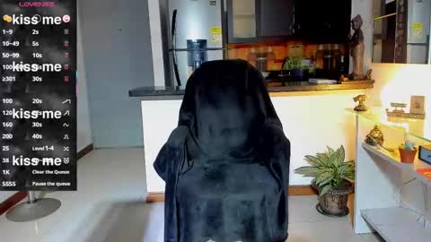 SANTI  independent model online show from October 2025 01:36:02 AM