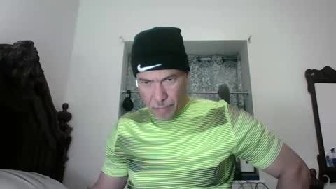 Snapshot of dominicanorico chatting on April 2026 04:46:02 PM luis online show from April 2026 04:46:02 PM
